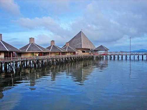 Dragon Inn Floating Resort- 10 khách sạn đẹp nhất thế giới